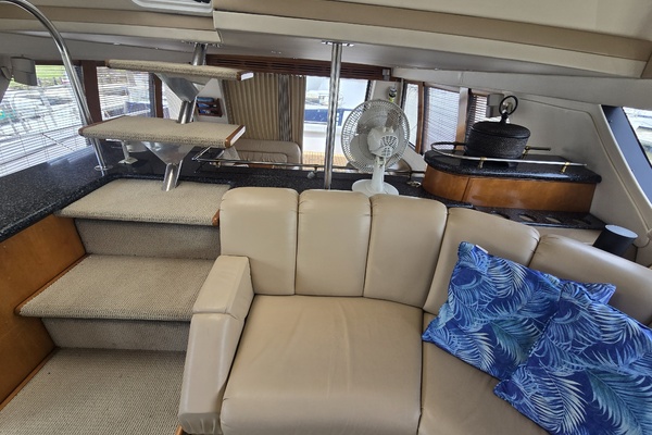 53ft Carver Yacht For Sale