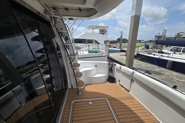 53ft Carver Yacht For Sale