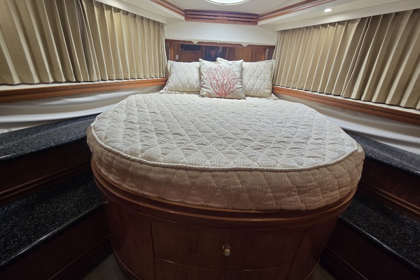 53ft Carver Yacht For Sale