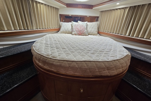 Carver 530 Yacht For Sale