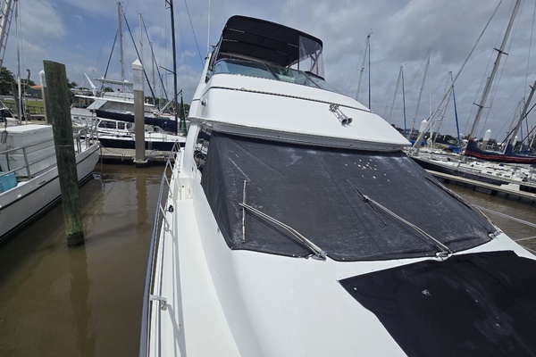 53ft Carver Yacht For Sale