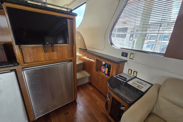 53ft Carver Yacht For Sale