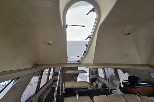 53ft Carver Yacht For Sale