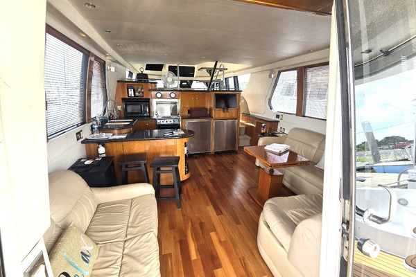 53ft Carver Yacht For Sale