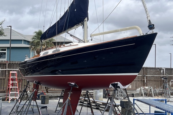 28ft Alerion Yacht For Sale