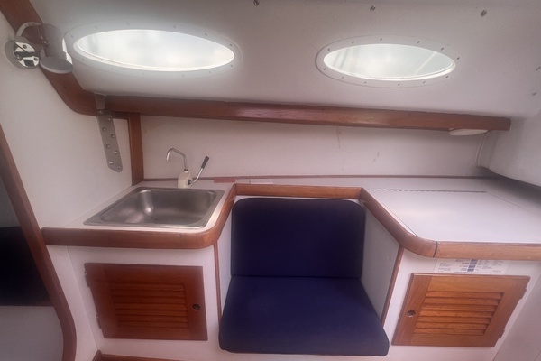 28ft Alerion Yacht For Sale