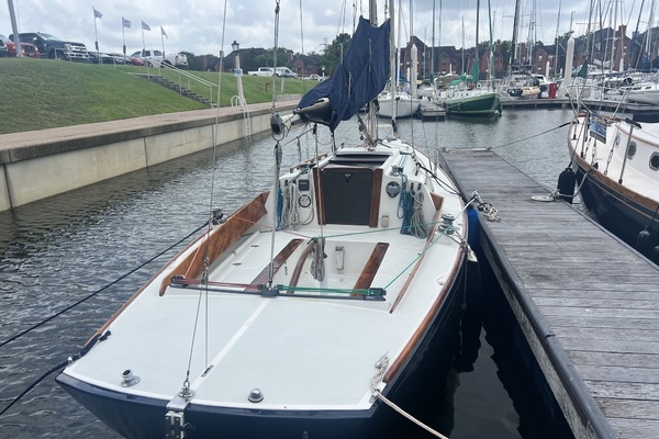 28ft Alerion Yacht For Sale