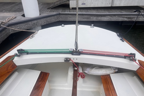 28ft Alerion Yacht For Sale