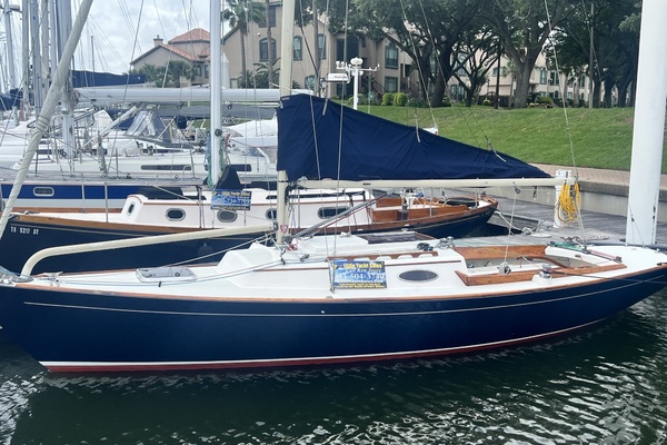 28ft Alerion Yacht For Sale