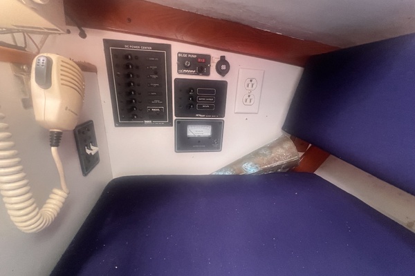 28ft Alerion Yacht For Sale