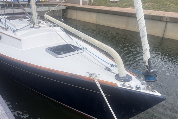 28ft Alerion Yacht For Sale