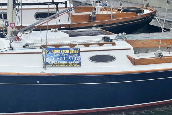 28ft Alerion Yacht For Sale