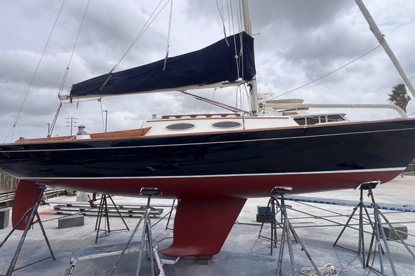 28ft Alerion Yacht For Sale