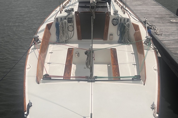 28ft Alerion Yacht For Sale