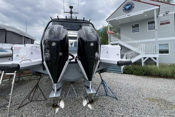 2025 Axopar 37