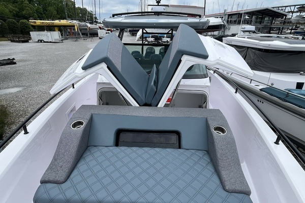 2025 Axopar 37