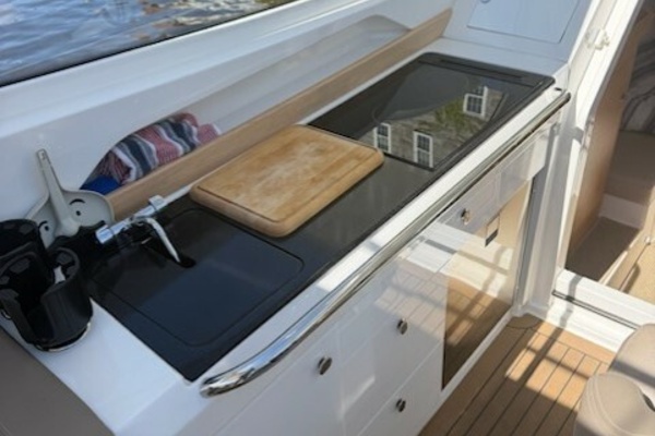 30ft Nimbus Yacht For Sale