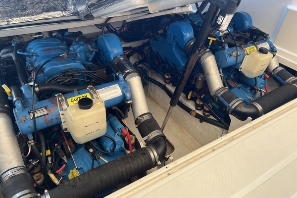 2000 Tiara Yachts 29