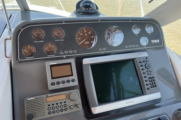 2000 Tiara Yachts 29