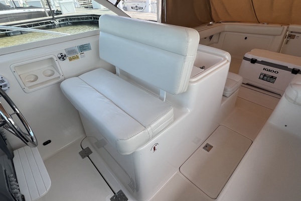 2000 Tiara Yachts 29