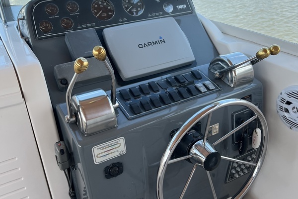2000 Tiara Yachts 29