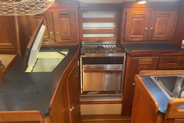 Thistle 37ft Tartan Yacht For Sale