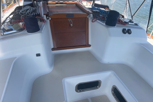 Thistle 37ft Tartan Yacht For Sale