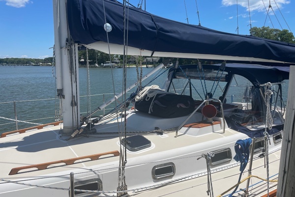 Thistle 37ft Tartan Yacht For Sale