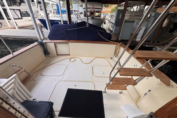 Photo of the 1987 Chris-Craft 44 Sedan "LOVE IS"