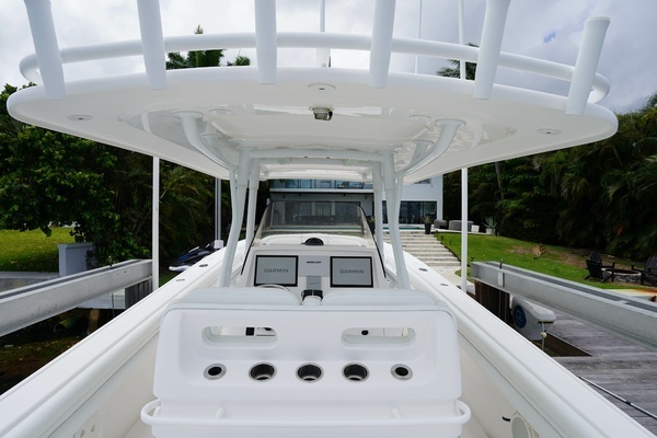 2015 Intrepid 37
