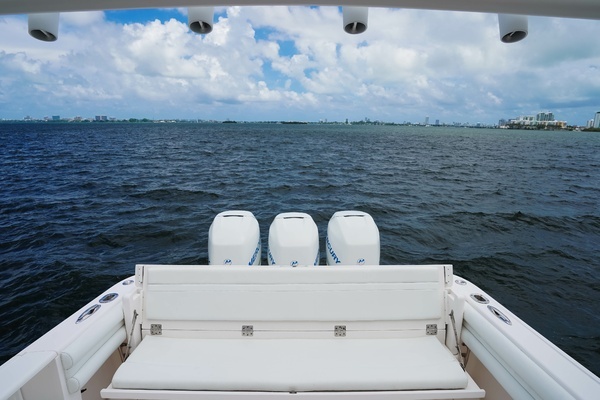 2015 Intrepid 37