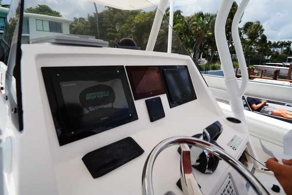 2015 Intrepid 37