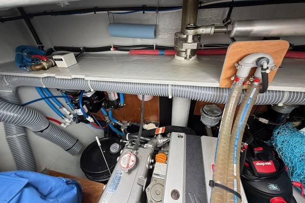Crazy Idea 46ft Lagoon Yacht For Sale