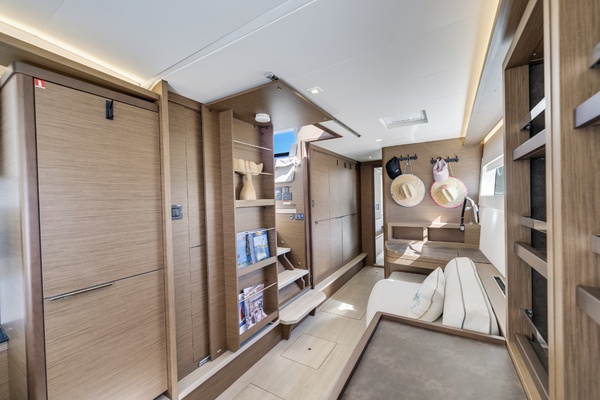Crazy Idea 46ft Lagoon Yacht For Sale