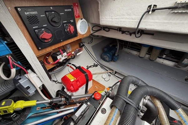 Crazy Idea 46ft Lagoon Yacht For Sale