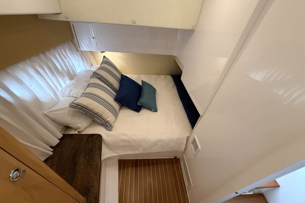 43ft Intrepid Yacht For Sale