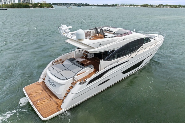 2014 Princess 72