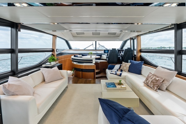 2014 Princess 72