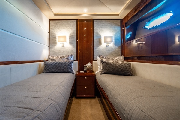 2010 Princess 95