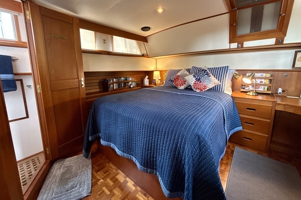 1997 Grand Banks 42