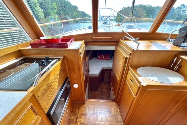 1997 Grand Banks 42