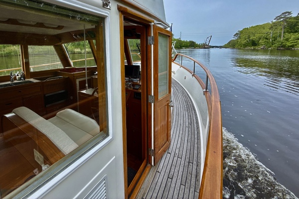 TUMBLEWEED 42ft Grand Banks Yacht For Sale