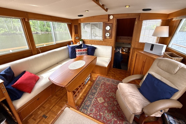 TUMBLEWEED 42ft Grand Banks Yacht For Sale