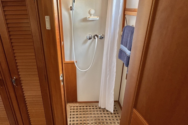 TUMBLEWEED 42ft Grand Banks Yacht For Sale
