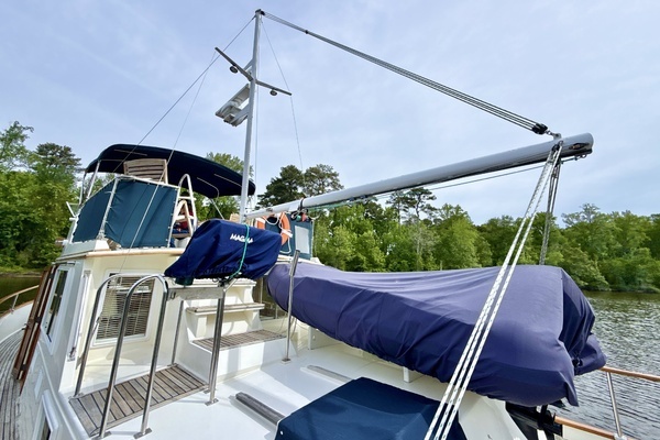 1997 Grand Banks 42