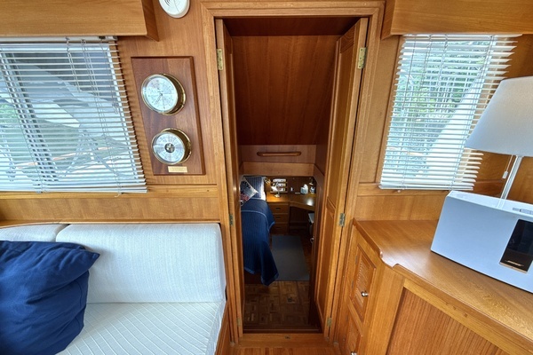1997 Grand Banks 42