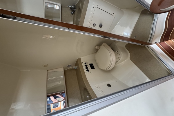 33ft Hydra Sports Yacht For Sale