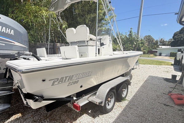 22ft Pathfinder Yacht For Sale
