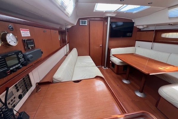 Sisu 43ft Beneteau Yacht For Sale
