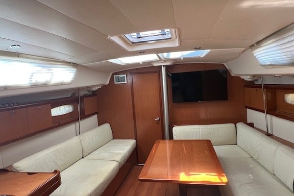 Sisu 43ft Beneteau Yacht For Sale